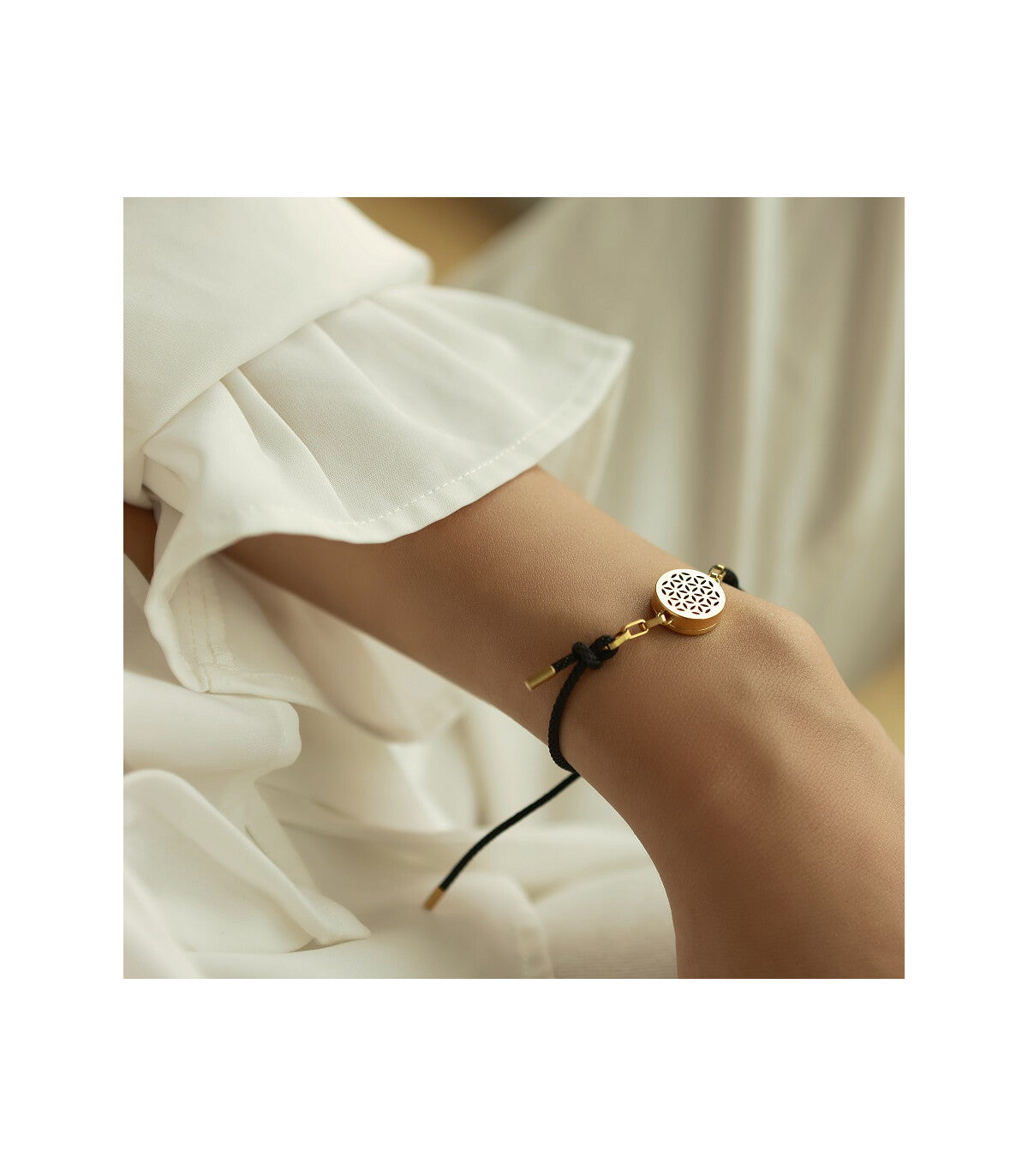 Duftende armbånd "FLOWER OF LIFE", gullbelagt på en snor